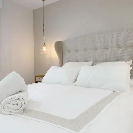 Apartamento Reformado Con Terraza En El Centro *