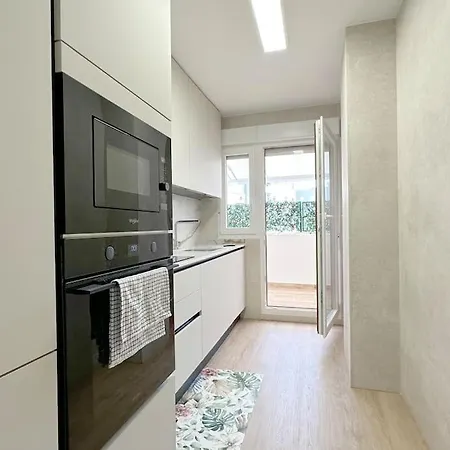 Apartamento Reformado Con Terraza En El Centro * Castro Urdiales