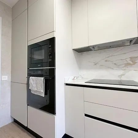 Apartamento Reformado Con Terraza En El Centro * Castro Urdiales