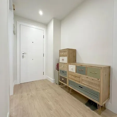 Apartamento Reformado Con Terraza En El Centro * 카스트로우르디알레스